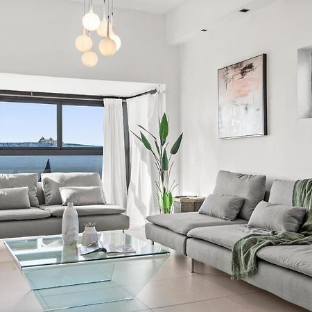Glorious Renovated Apartment On Top Of The Beach Tel Aviv Exterior photo