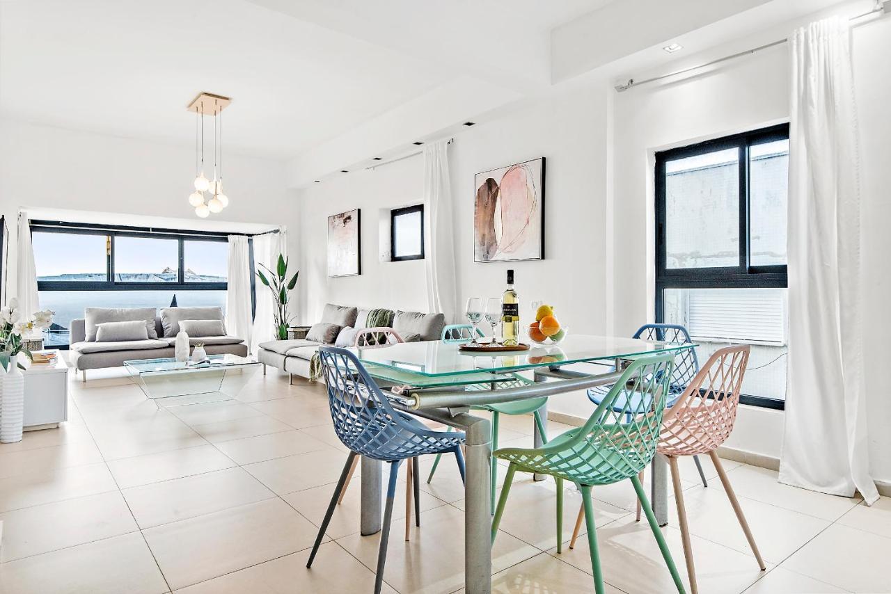 Glorious Renovated Apartment On Top Of The Beach Tel Aviv Exterior photo